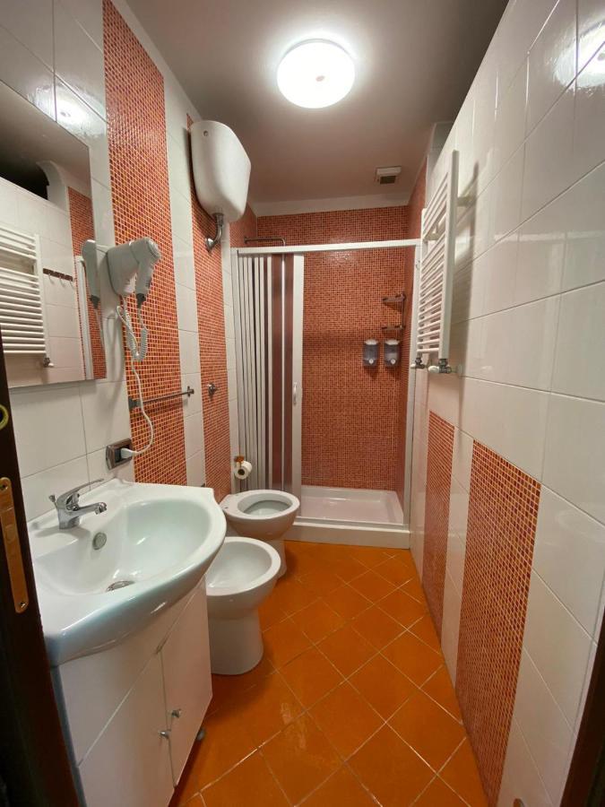 Falu Napoli Centro Camera Con Cucina E Bagno Privato 호텔 외부 사진
