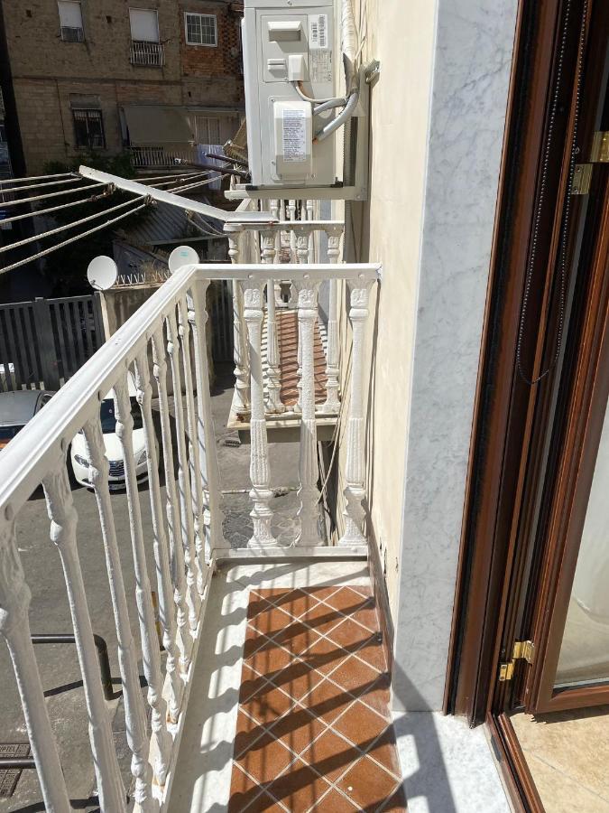 Falu Napoli Centro Camera Con Cucina E Bagno Privato 호텔 외부 사진