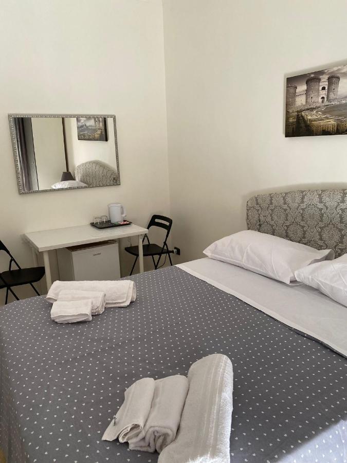 Falu Napoli Centro Camera Con Cucina E Bagno Privato 호텔 외부 사진